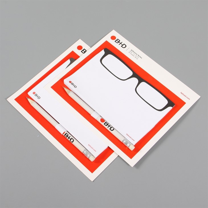 Bloco de notas com logotipo